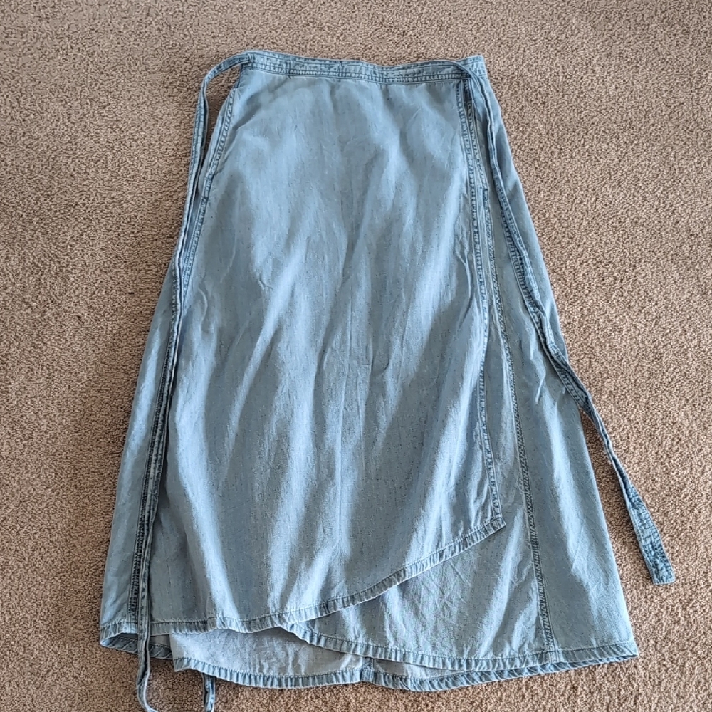Gap 1969 Chambray Light Blue Denim Wrap Skirt Size M Tall